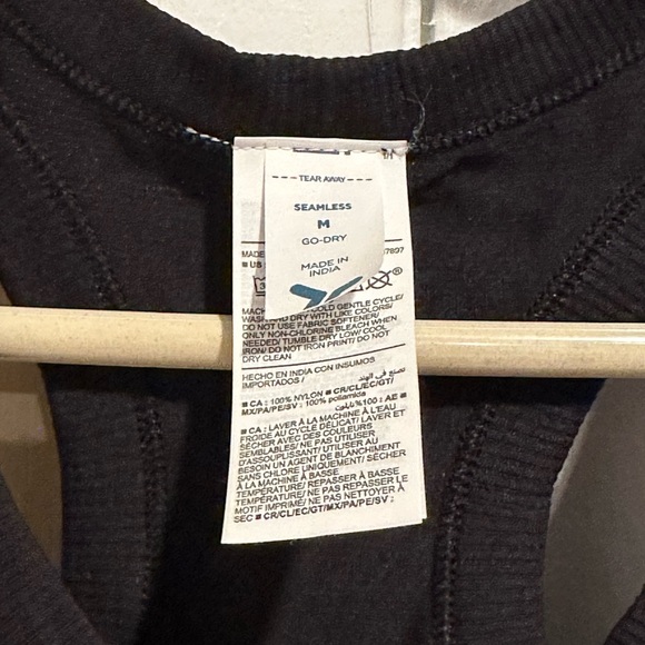 NWT Old Navy Fitted Seamless Tank - Picture 6 of 6
